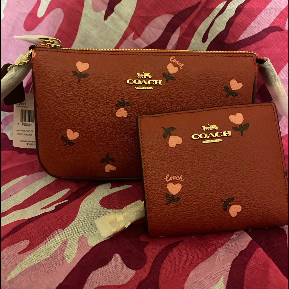 🌺🌺COACH🌺🌺 nolita wristlet and matching wallet